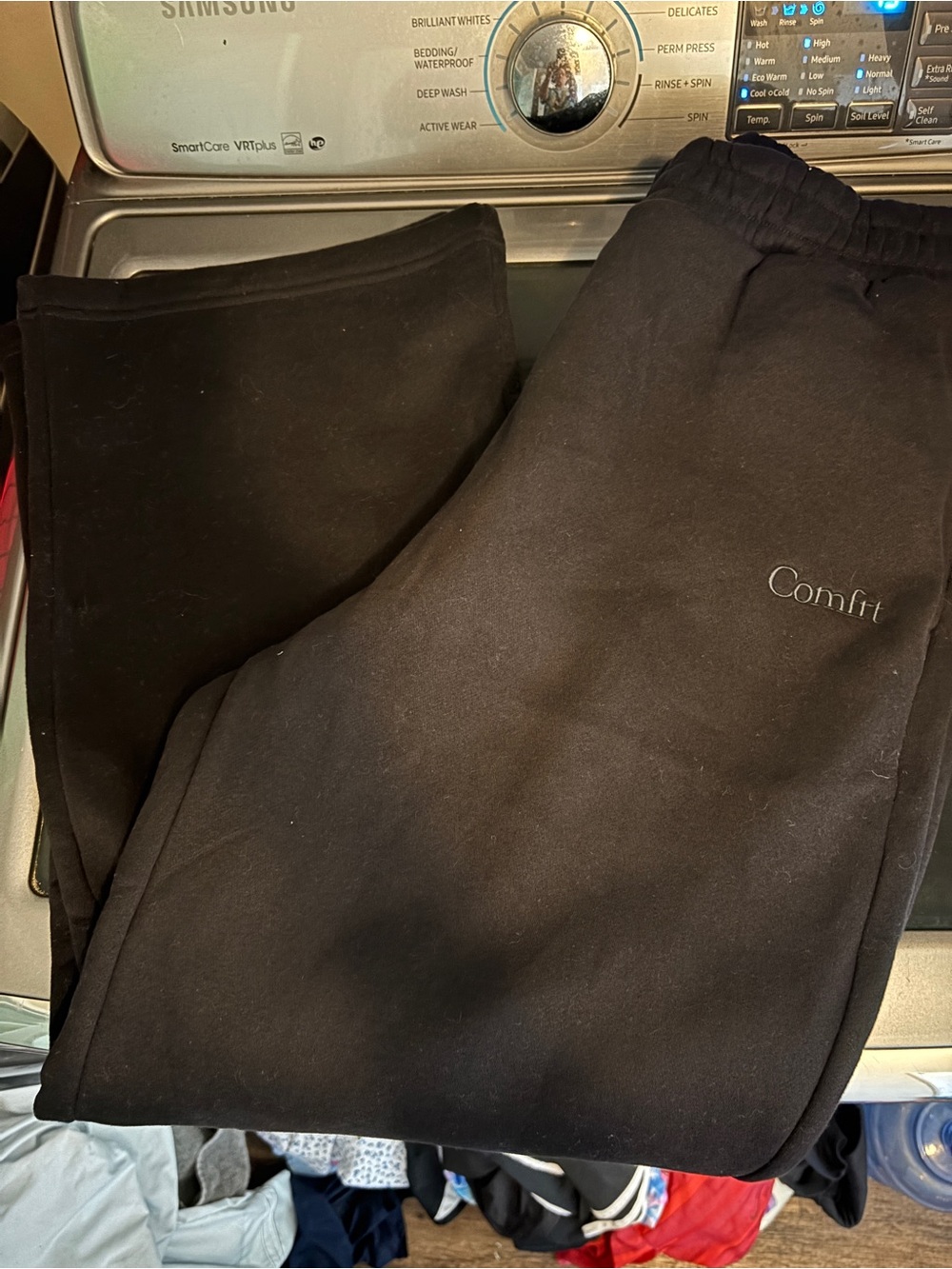 COMFRT signature straight leg sweatpants